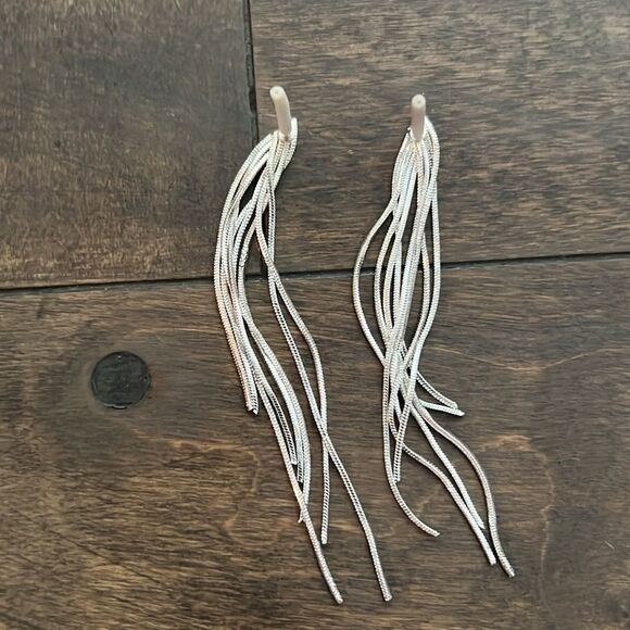 Cascade Chain Metal Statement Silver earrings - Picture 10 of 10